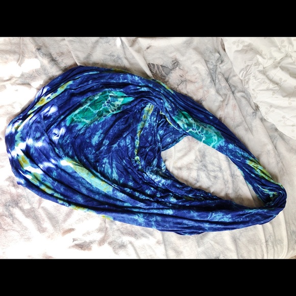 Handmade Tie-dye Infinity Scarf - Picture 2 of 6